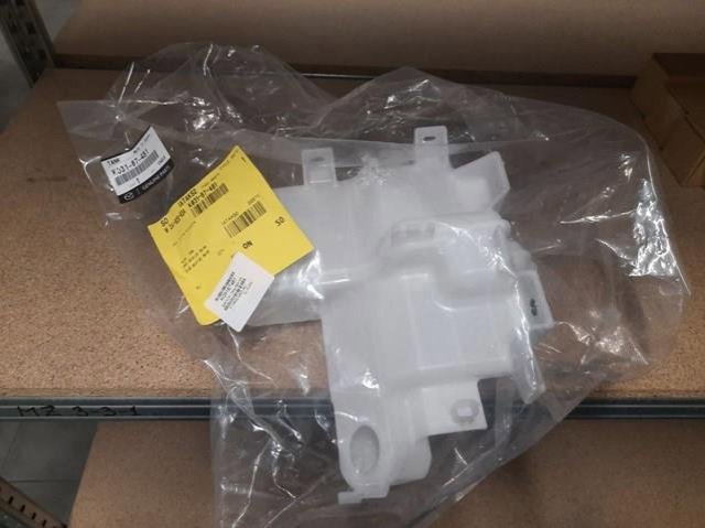 Бачок омывателя лобового стекла Mazda K03167481 цена, от 41.28 USD