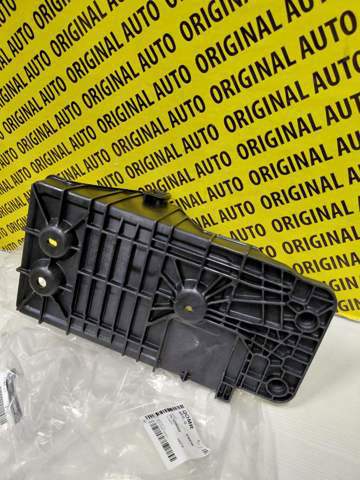 Подставка аккумулятора TK7856040 Mazda
