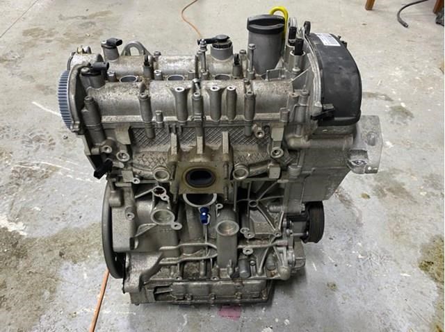 Двигатель в сборе на Volkswagen Jetta VII 