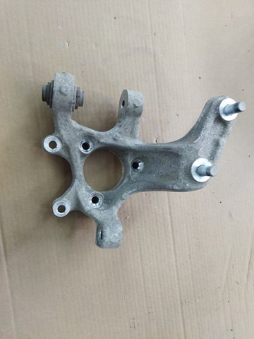 Купить 52711AT000 Hyundai/Kia Цапфа - поворотный кулак задний, правый