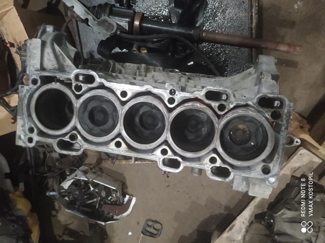 Блок цилиндров двигателя Volvo 8642831