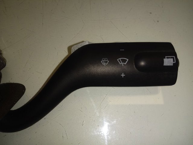 Купить 7421535700 Renault (RVI) Правый подрулевой переключатель