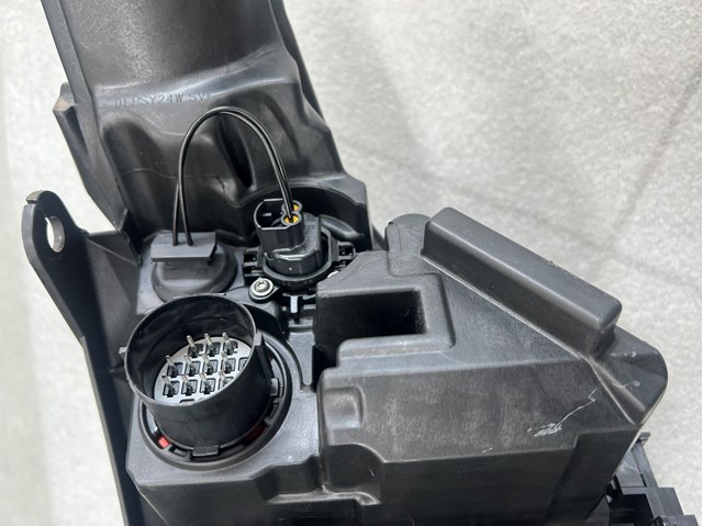 Правая блок фара Land Rover LR024264 цена, от 423.25 USD