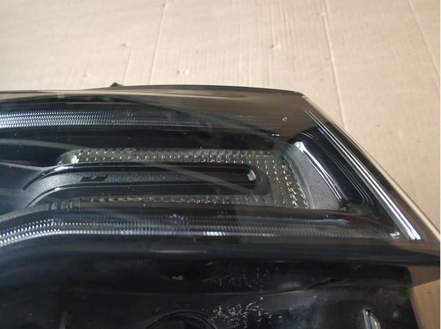 Правая фара 68266650AG Chrysler