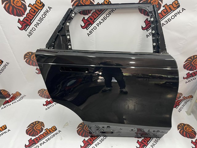 Задняя правая дверь Land Rover LR091719