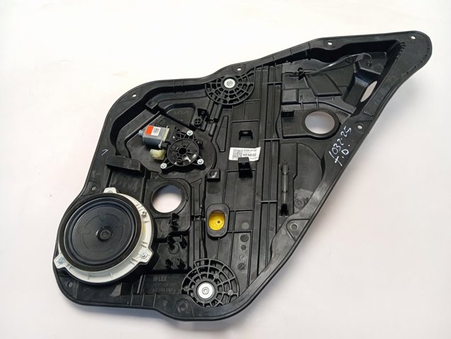 Мотор стеклоподъемника двери задней правой 83460AT000 Hyundai/Kia