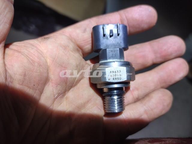 Датчик давления масла КПП на Toyota Avensis T27