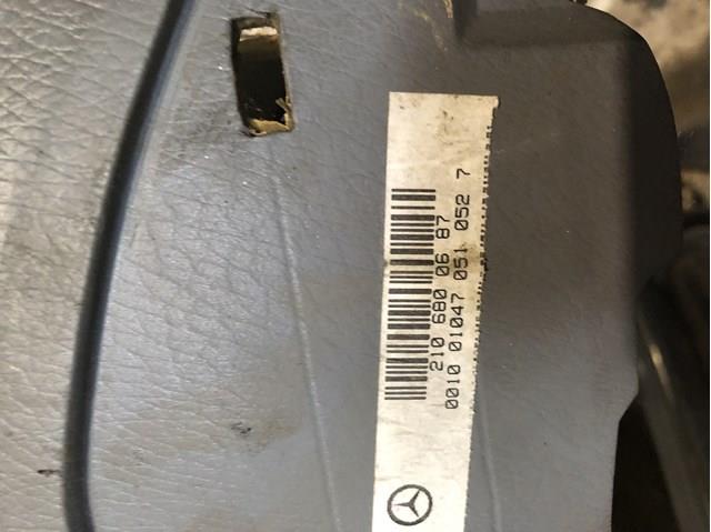 2106800687 Mercedes 