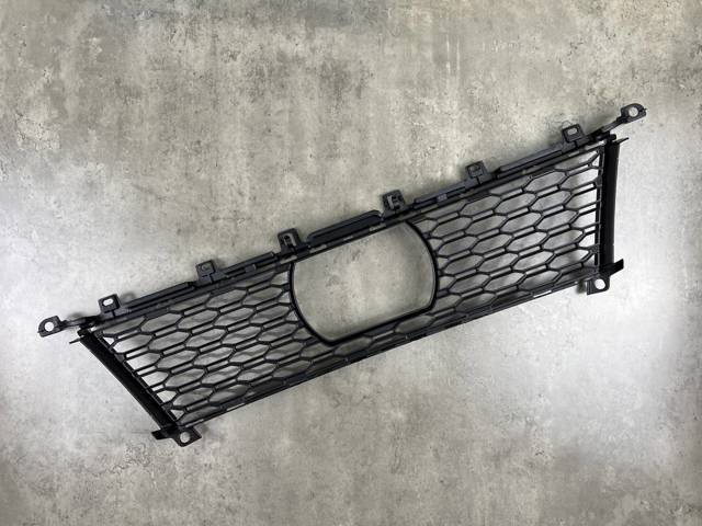 Решетка на бампер BMW 51118075643