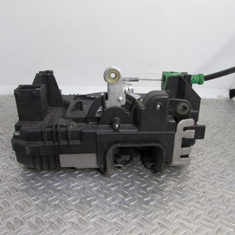 Купить 905033916R Renault (RVI) Замок двери задней левой распашной