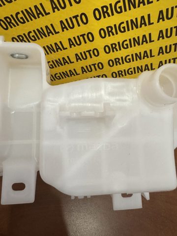 Бачок омывателя KD3567481 Mazda