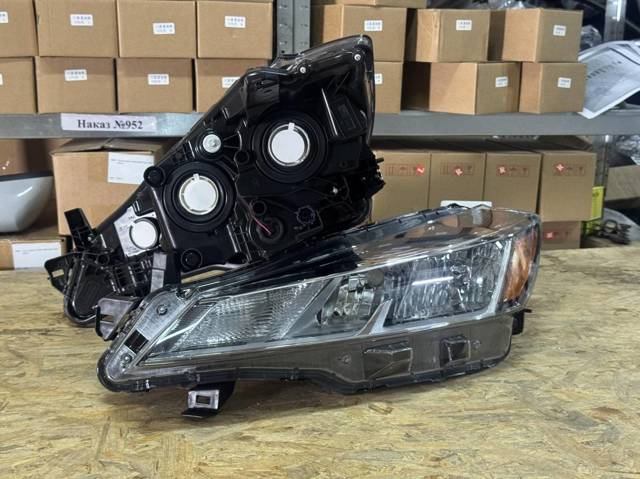Фара левая Nissan/Infiniti 260605R00A цена, от 212.01 USD
