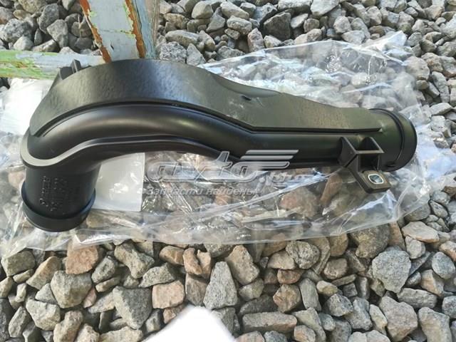 Выпускной патрубок воздушного фильтра PY8W13231 Mazda