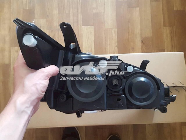 Купить 8117006B70 Toyota Фара левая передняя