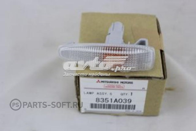 8351A039 Mitsubishi luz intermitente no pára-lama