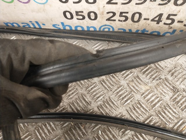 63516SA000 Subaru Уплотнитель задней 3/5-й двери