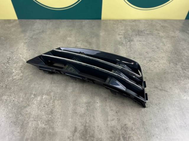 Заглушка ПТФ бампера переднего левая Signeda PAD99071CAL цена, от 24.75 USD