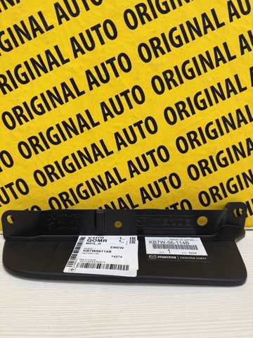 KB7W56114B Mazda Брызговик передний правый