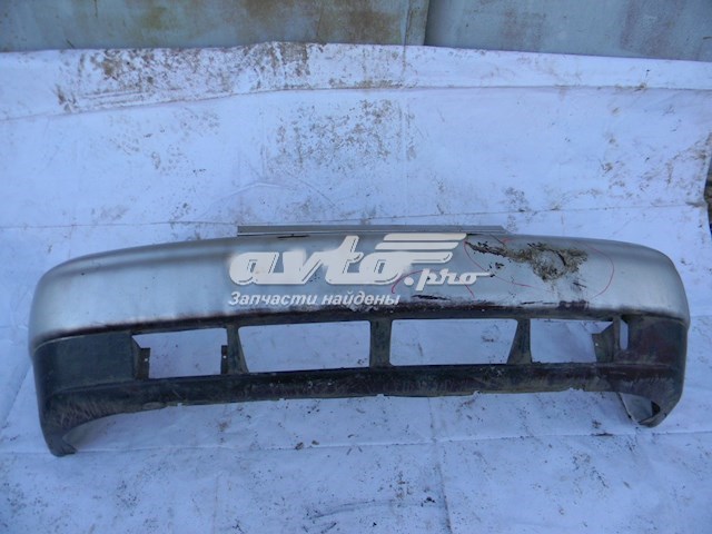 Передний бампер на Lada 2112 