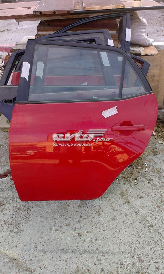 Puerta trasera izquierda 6700402380 TOYOTA