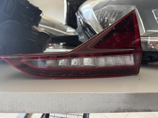 Фонарь задний левый, внутренний VAG 17A945093 цена, от 59.55 USD