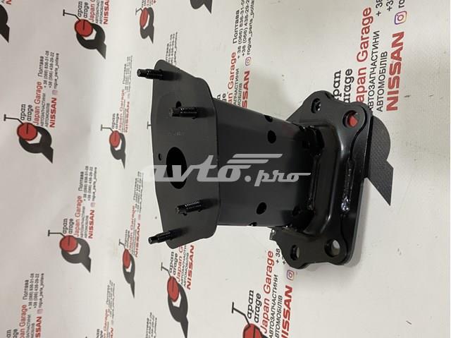 Купить 852106RR0A Nissan/Infiniti Кронштейн усилителя заднего бампера