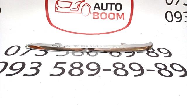 Молдинг бампера переднего правый GBVG50121 Mazda