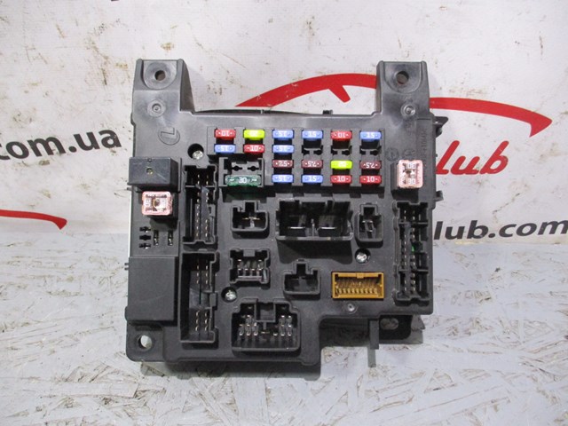 Купить 8637A825 Mitsubishi Блок предохранителей задний салонный