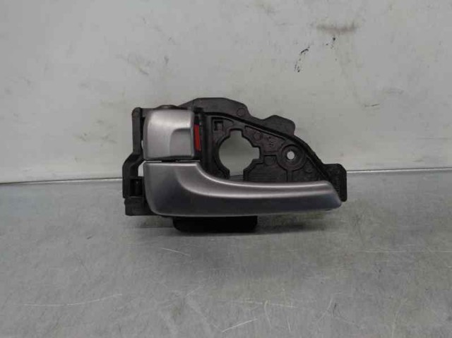 826132S000 Hyundai/Kia Ручка двери левой внутренняя передняя/задняя
