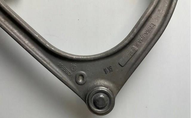 Купить LR117884 Land Rover Верхний рычаг