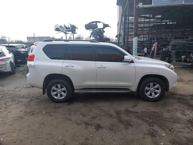 6810160600 Toyota Стекло передней двери, правой
