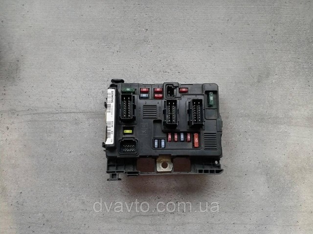 T118470002 PEUGEOT Caja de fusibles original y equivalente