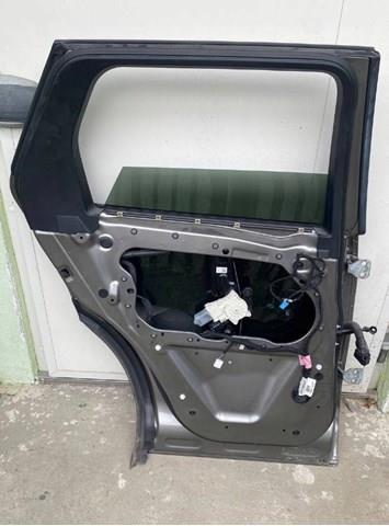 Задняя левая дверь Land Rover LR061285