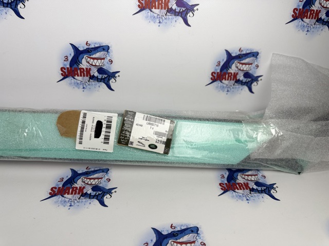 Купить LR092716 Land Rover 