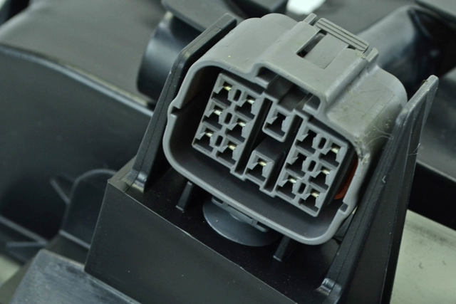 Левая фара KB8P51041E Mazda