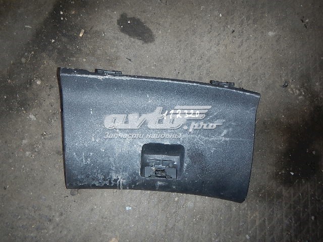 Крышка перчаточного ящика (бардачка) на Peugeot 307 CC 