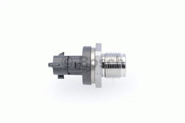 Датчик давления топлива Bosch 281006325