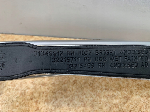 Рейлинг крыши правый Volvo 31349912 цена, от 192.57 USD