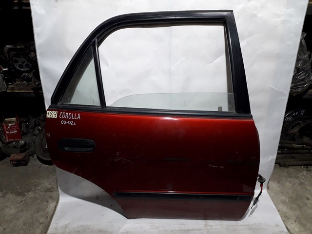 Porta traseira direita para Toyota Corolla (E11)