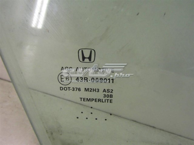 Стекло передней правой двери XYG GS3036D302