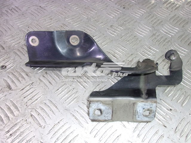 65400EW000 Nissan/Infiniti Шарнир капота правый