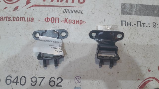 6881042100 Toyota 