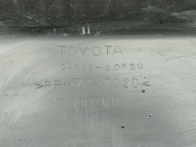 5211960M50 Toyota Бампер передний в сборе