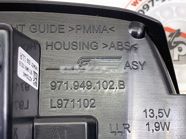  971949102B Porsche