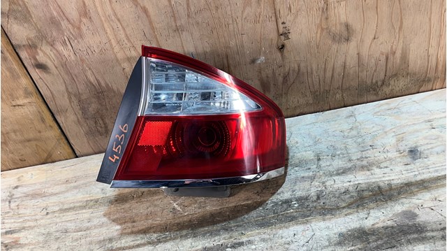  Задний фонарь Subaru Legacy 4