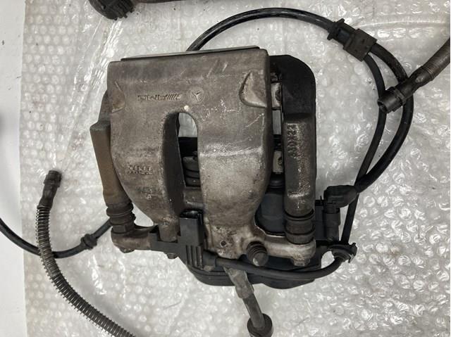 Задний правый суппорт Mercedes A1664230681