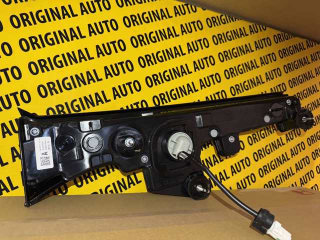 Фонарь задний правый внутренний KMV6513F0A Mazda