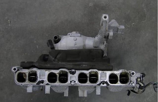 Коллектор впускной на Mazda CX-7 Sport 