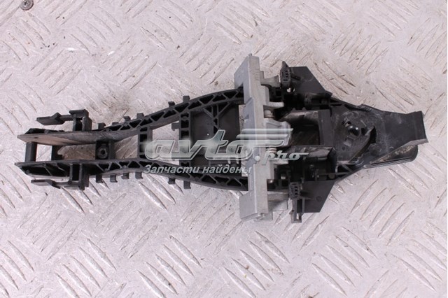 Держатель наружной ручки двери передней правой Jaguar C2D56224 цена, от 18.20 USD