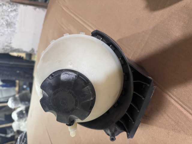  17137609470 BMW
